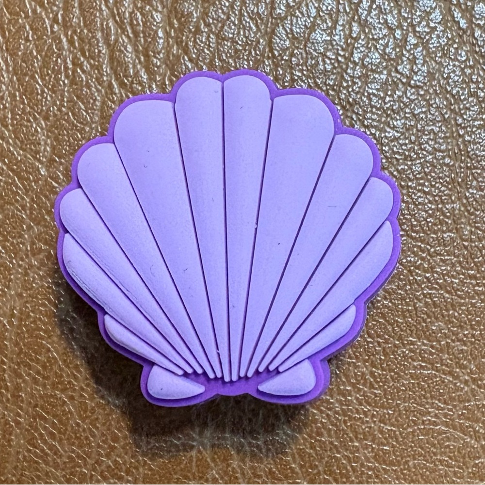 Seashell Croc Charm - Picture 3 of 4